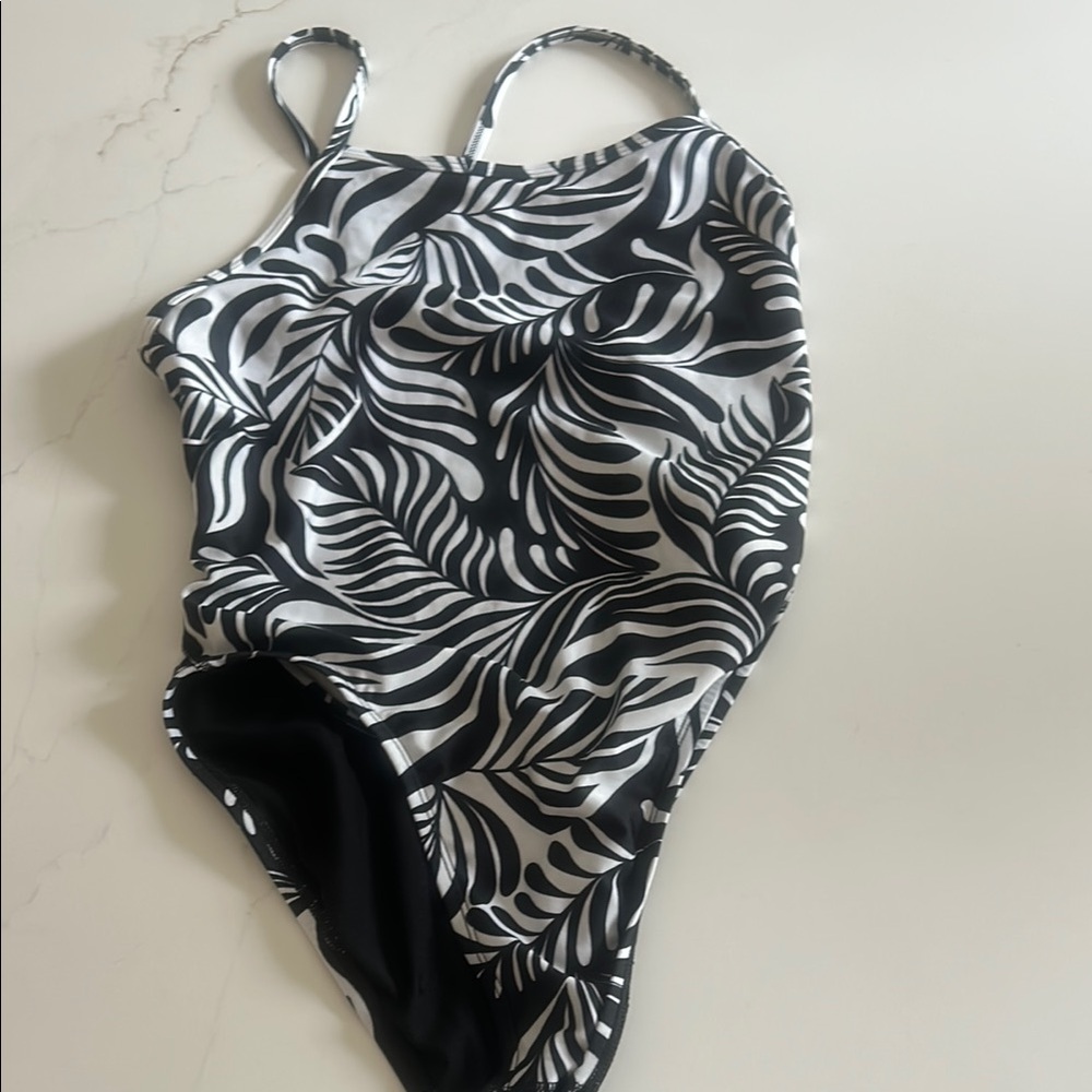 Jolyn Clothing Black and White One Piece Swimwear